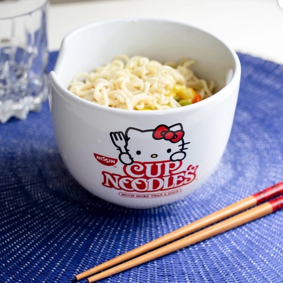 Hello Kitty Cup Noodle Japanese Dinnerware Set | 20-Ounce Ramen Bowl, Chopsticks - Picture 2 of 6